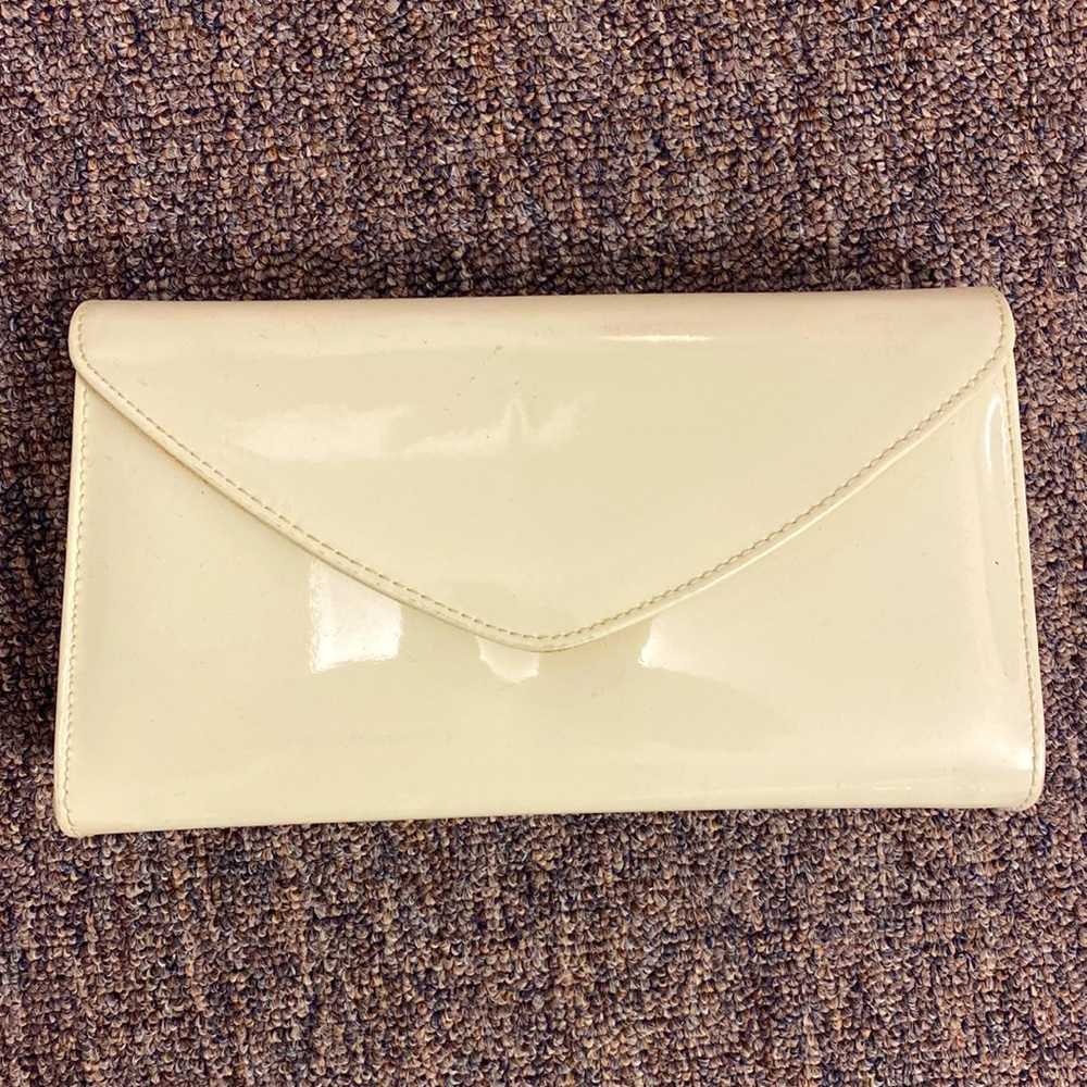 Women’s cream Purse